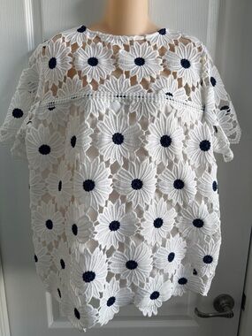 Rafaella White Crochet Daisy Top with Navy Centers-XL